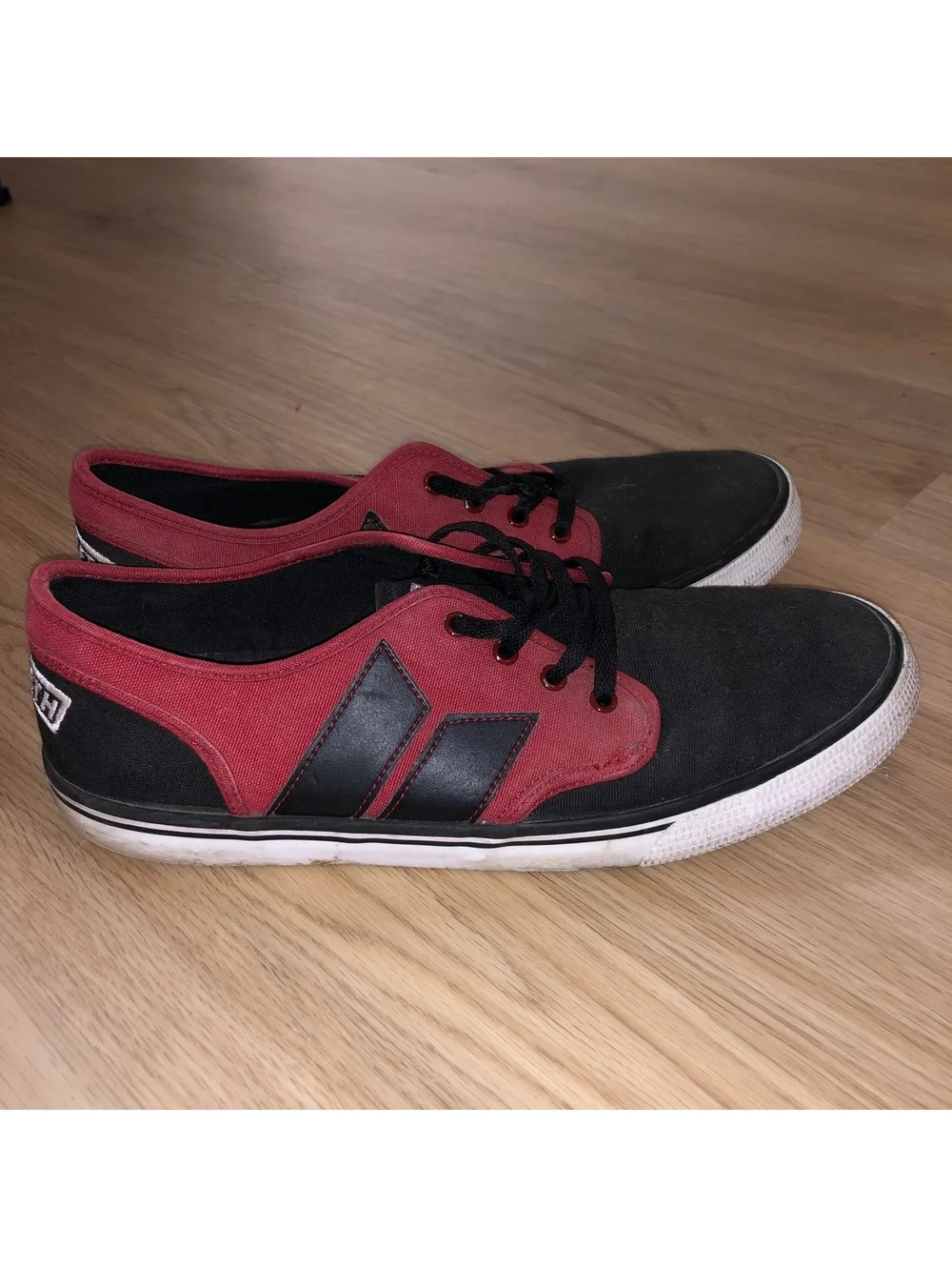 MACBETH VEGAN SKATE SHOES VINTAGE RED BLACK LANGLEY MENS SIZE 10 RARE
